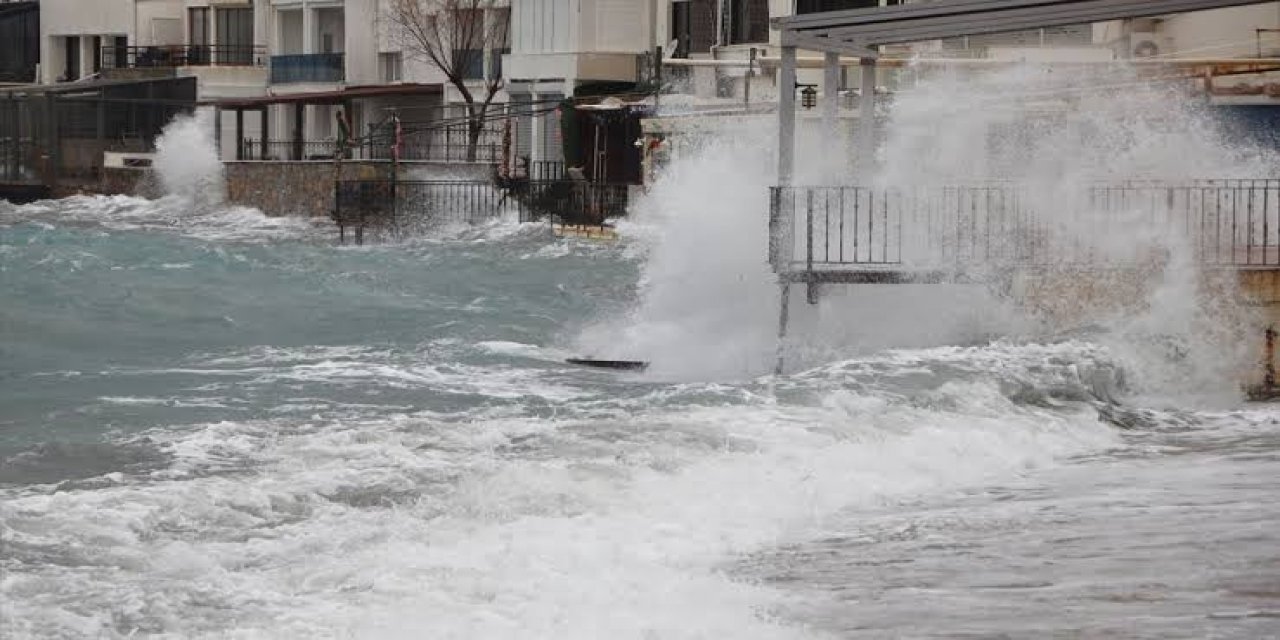 Muğla'da Fırtına Ve Sağanak Etkili Oluyor
