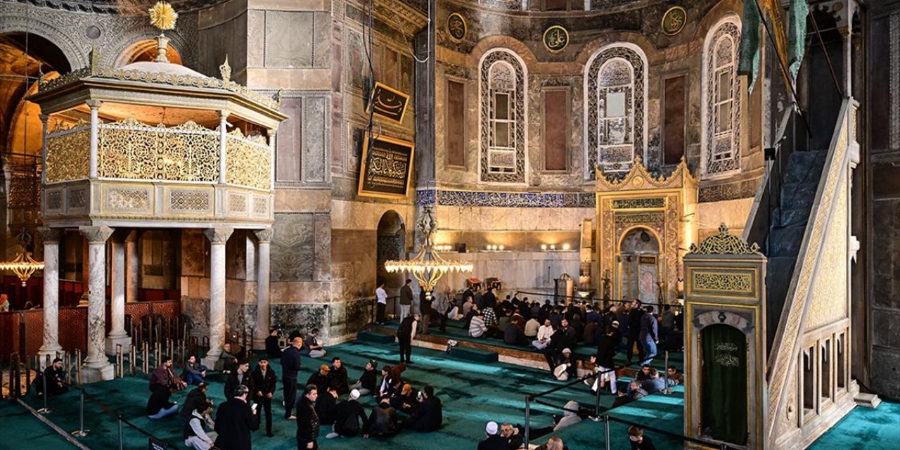 Fethin Sembolü Ayasofya-i Kebir Camii'nde Ramazanın Manevi İklimi Programlarla Yaşatılacak