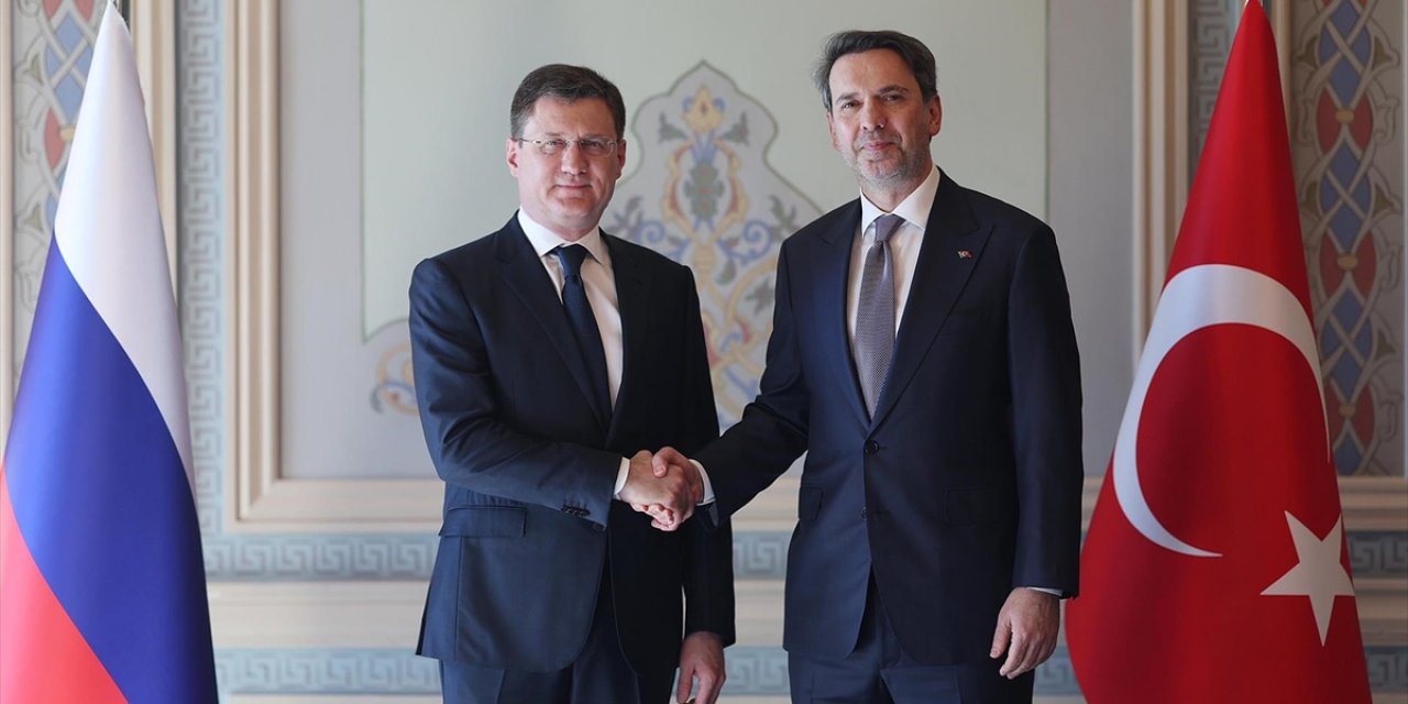 Bakan Bayraktar, Rusya Başbakan Yardımcısı Novak İle İş Birliği Fırsatlarını Görüştü