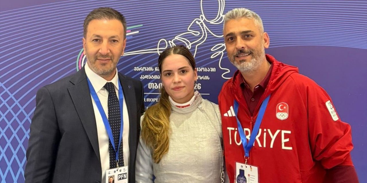 Milli Eskrimci Alara Atmaca'dan Avrupa Yıldızlar Şampiyonası'nda Altın Madalya