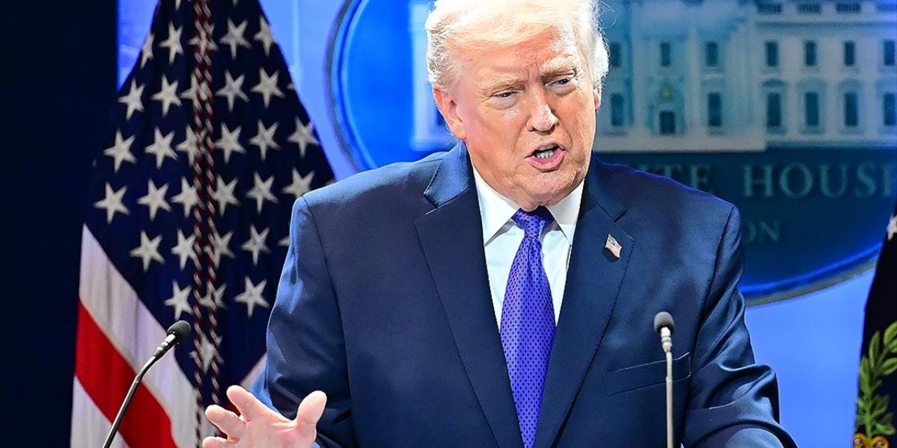 Trump, ABD Yüksek Mahkemesinin Kararının Ardından Yüzde 10'luk Küresel Tarife Uygulayacağını Duyurdu