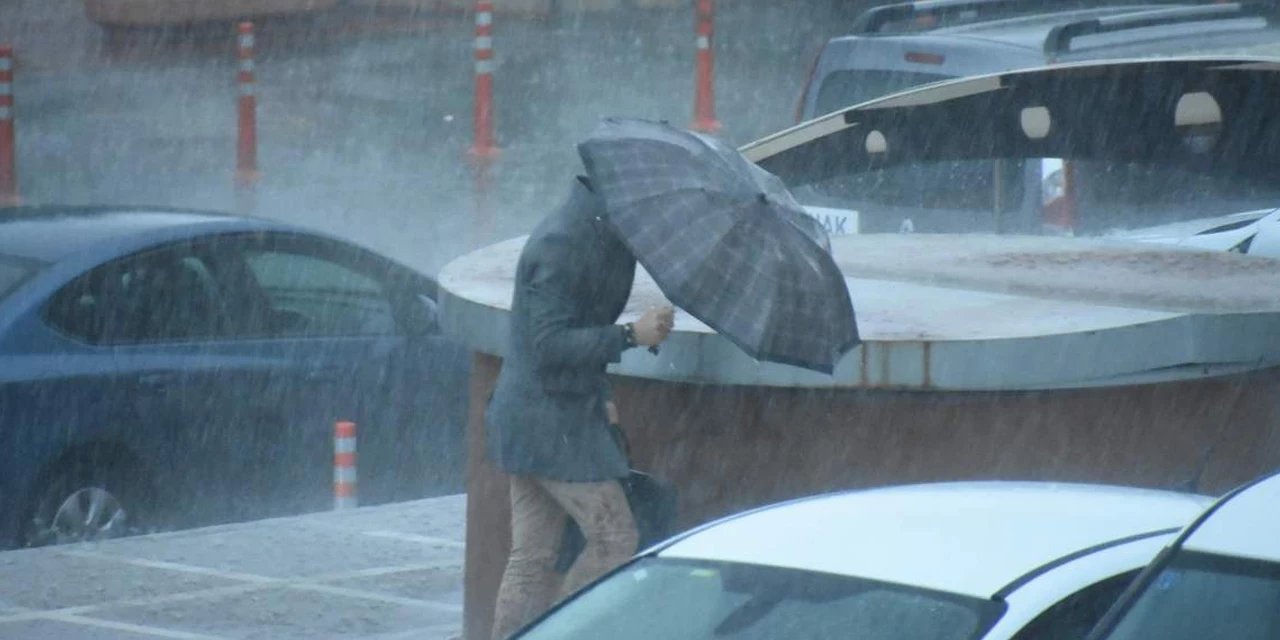Meteoroloji Sarı Kodla Uyardı: Kuvvetli Rüzgar ve Sağanak Yağış Geliyor