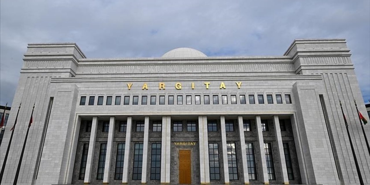 Yargıtay, Eski Çalışanının Fotoğrafını Sosyal Medyada Paylaşan Patronun Cezasını Onadı