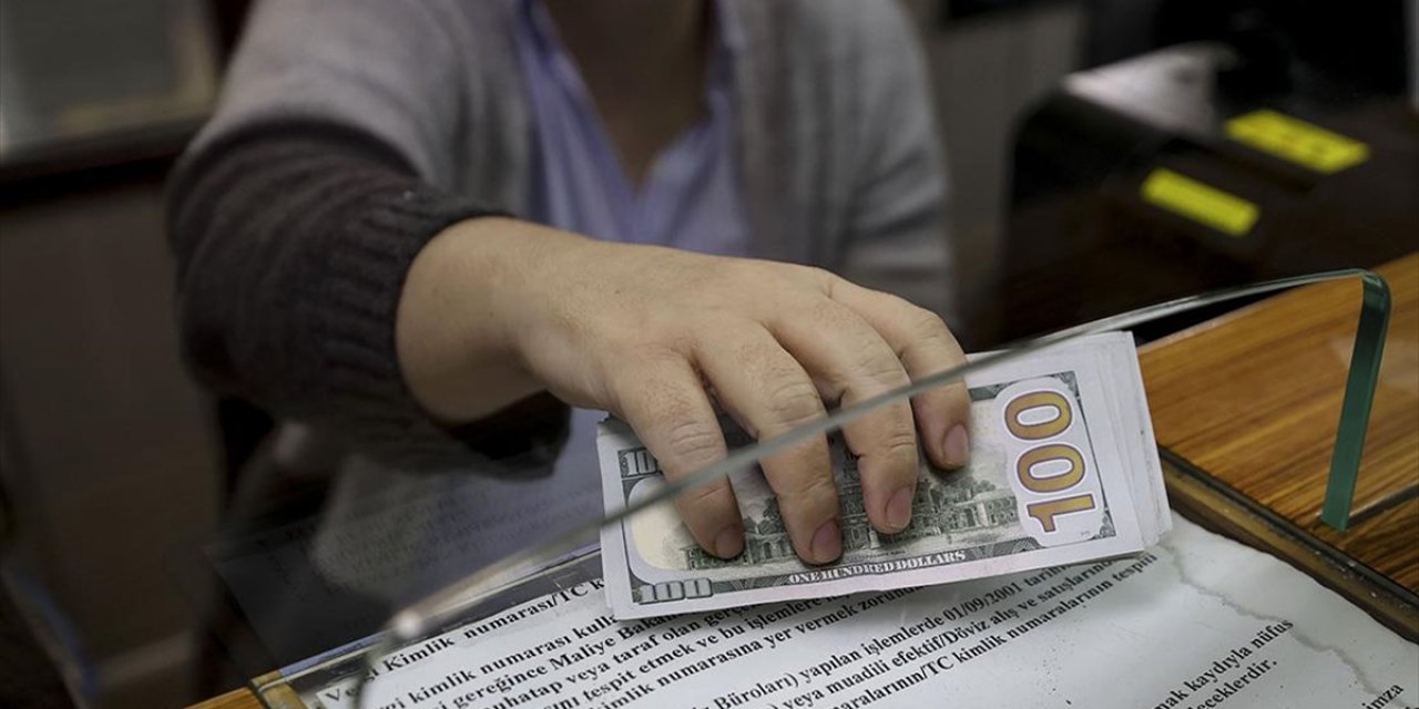Turizm Bölgeleri ve Büyük Şehirlerde Yetkisiz Döviz Alım Satımı Yapanlar Yakından Takip Edilecek