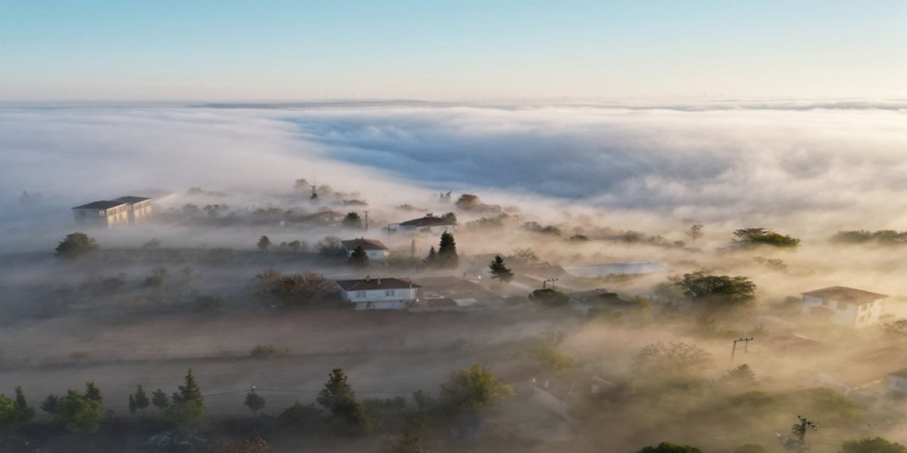 Tekirdağ'da Yüksek Kesimlerde Sis Etkili Oldu
