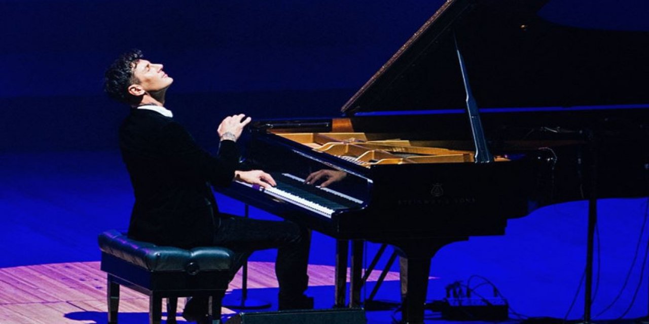 Piyanist Maksim Mrvica 5 Mayıs'ta İstanbul'da Sahne Alacak
