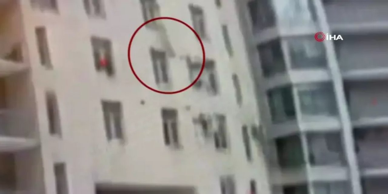 Mucize Kurtarış! 7’nci Kattan Düşen Çocuğu Havada Yakaladı