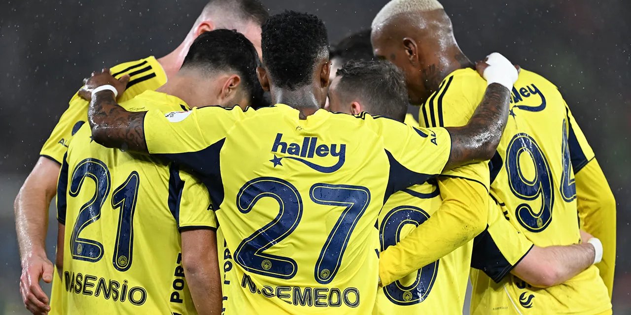 Fenerbahçe - Kasımpaşa Maçının 11'leri Belli Oldu: Yıldız İsim Geri Döndü