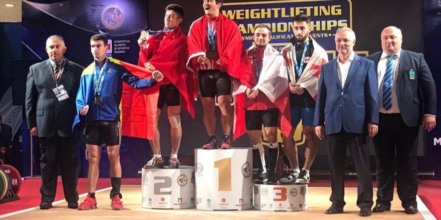 Milli Halterci Muhammet Furkan Özbek'ten Altın Madalya