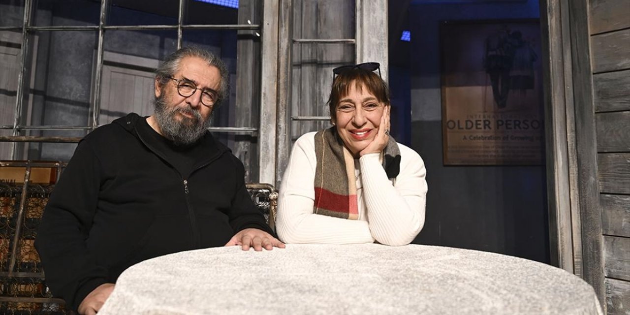 Tiyatronun Ustaları Melek Baykal Ve Mehmet Atay, 44 Yıl Sonra Aynı Sahneyi Paylaştı