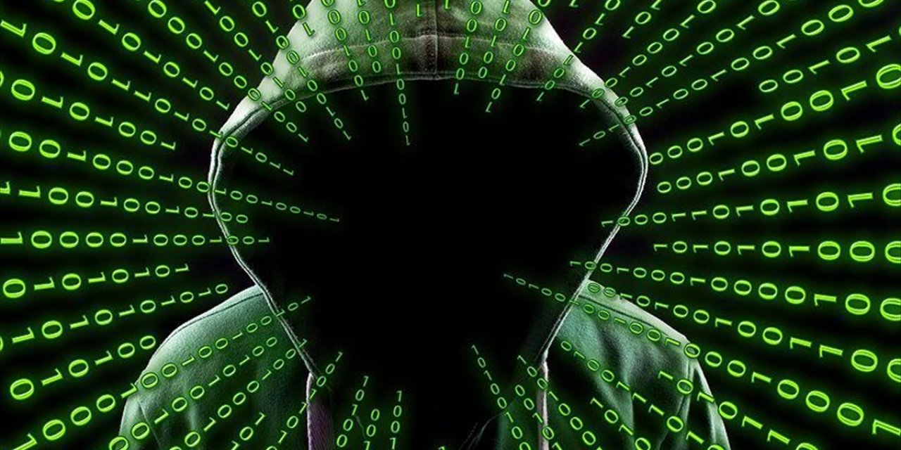 Teknoloji Devleri Birbirini "Veri Hırsızlığıyla" Suçluyor