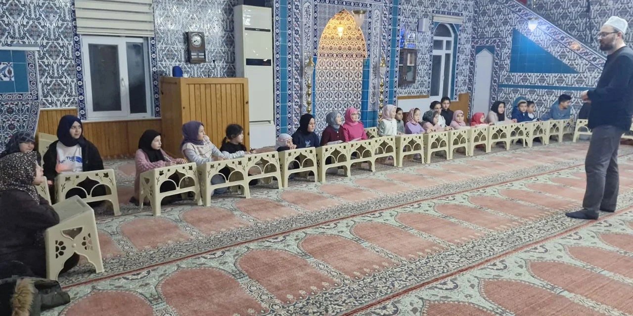 Kırka’da Ramazan Neşesi: Camiler Çocuk Açtı!