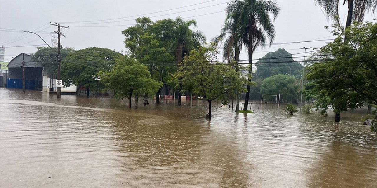 Brezilya'da Şiddetli Yağışların Yol Açtığı Sellerde Yaşamını Yitirenlerin Sayısı 30'a Çıktı