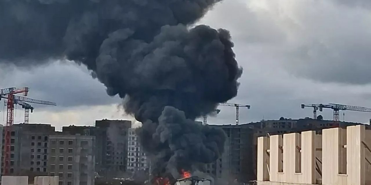 Tuzla'da İşçi Konteynerlerinde Yangın: Çok Sayıda Ekip Sevk Edildi