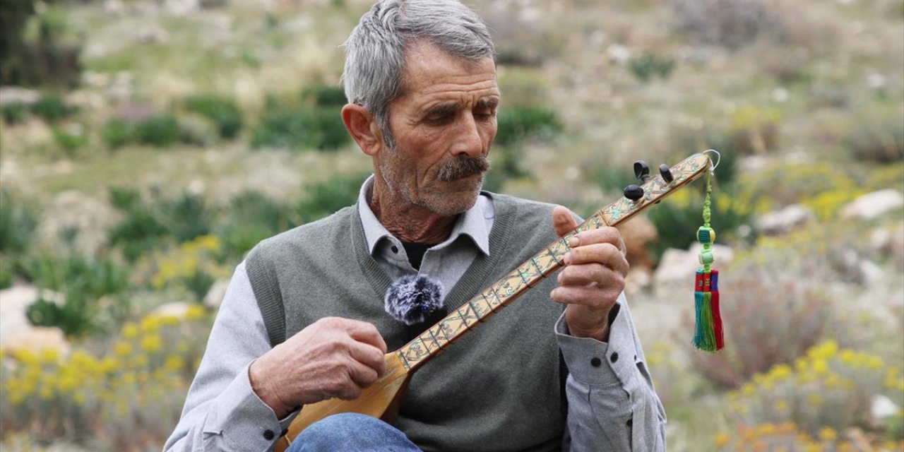 Cura Ustası Osman Kırca "Yaşayan İnsan Hazinesi" Ödülünün Onurunu Yaşıyor