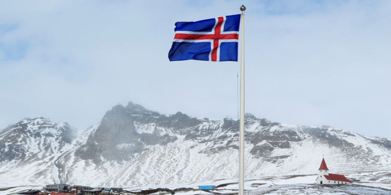 Başbakan Frostadottir Tarihi Referandum İçin Düğmeye Bastı!
