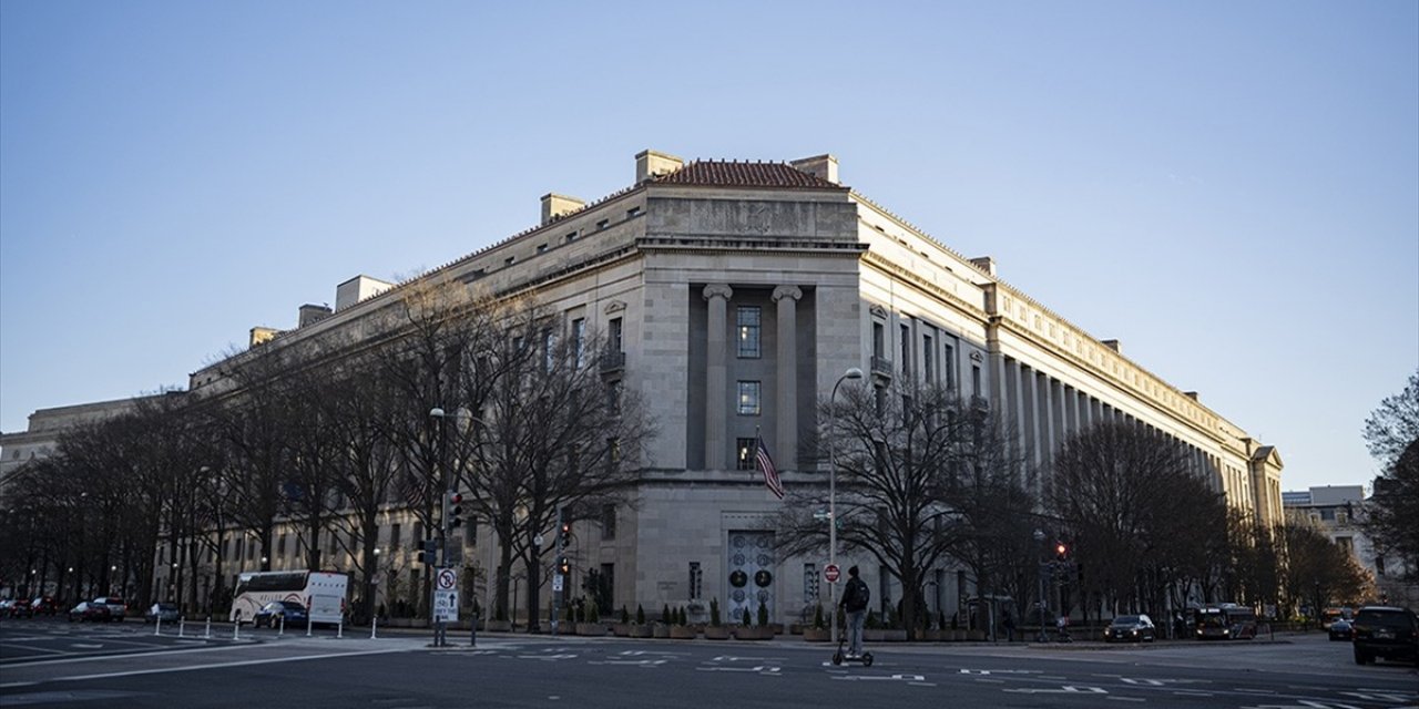 ABD Adalet Bakanlığı, Epstein Dosyasındaki Belgelerin Uygunsuzca Gizlenip Gizlenmediğini İnceliyor