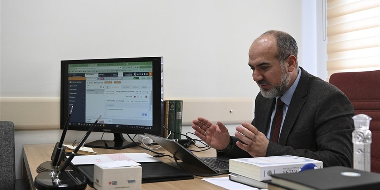 Diyanetin Fetva Hattı Ramazanda Günde 16 Binden Fazla Soruyu Cevaplıyor