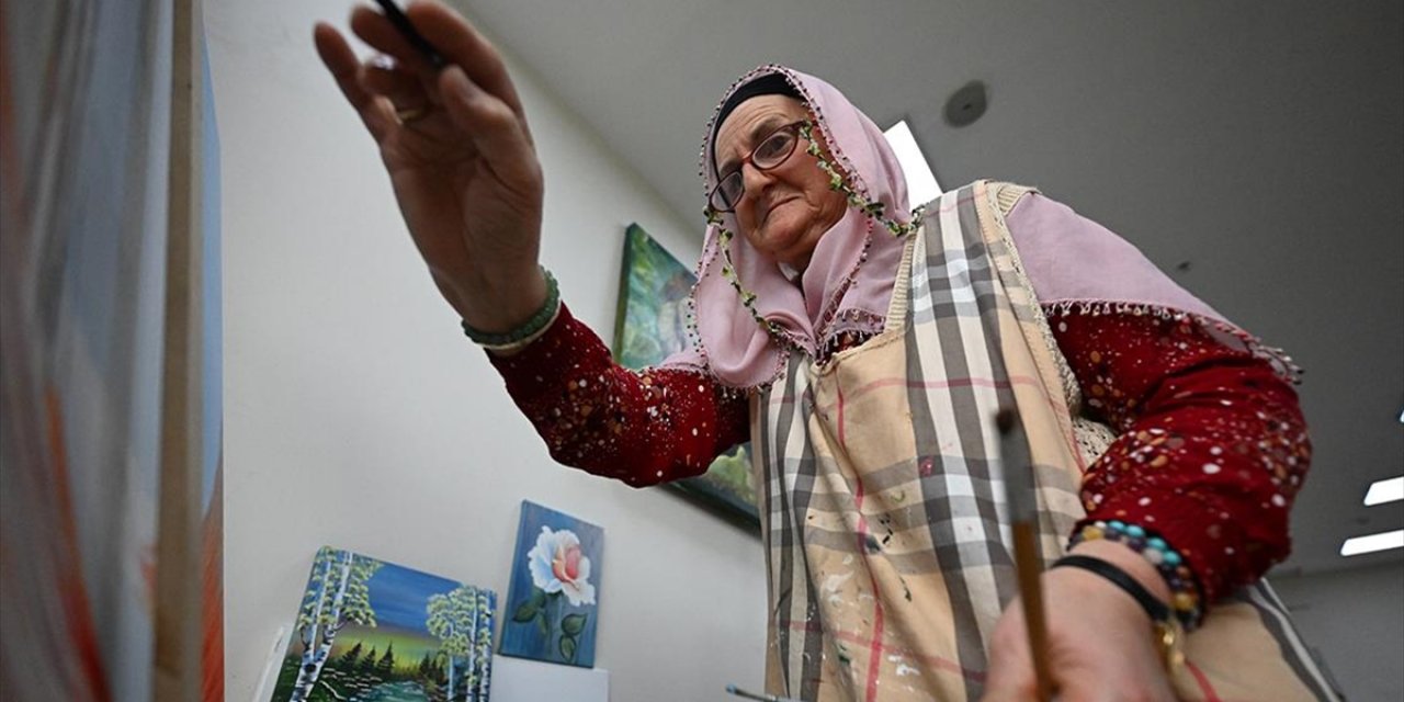 Çocukluk Tutkusunun Peşinden Giderek Yaşlılığında Fırçayı Eline Aldı