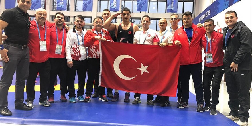 Milli Güreşçi Taha Akgül, Serbest Stil 125 Kiloda Altın Madalya Kazandı