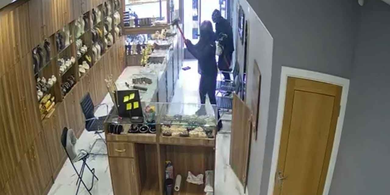 Londra'da Bir Türk İşletmeciye Ait Kuyumcuya Motorla Baskın!