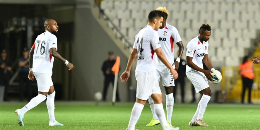 Gaziantep Futbol Kulübü, Son Haftalarda Kaybettiği Puanlarla Düşüşe Geçti