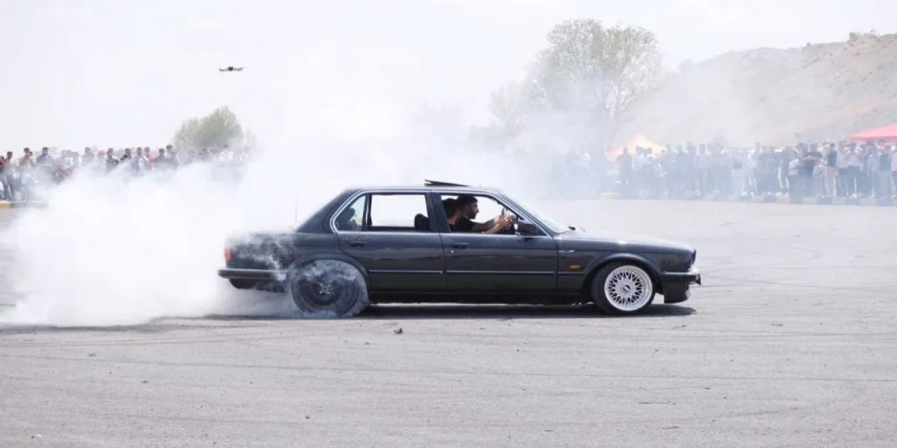 Modifiye Araçlara Ceza Yolda: Trafikten Men ve Ehliyet İptali Geliyor!
