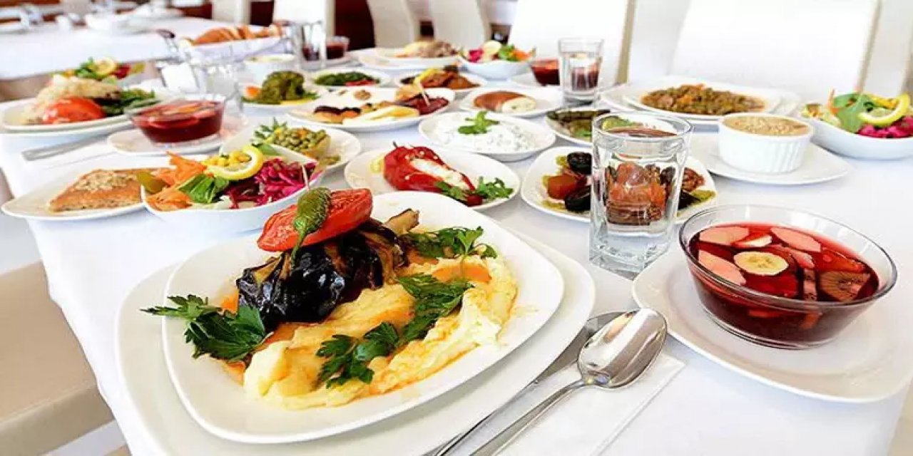 Türk İş Dünyası Fas'taki İftarda Bir Araya Geldi