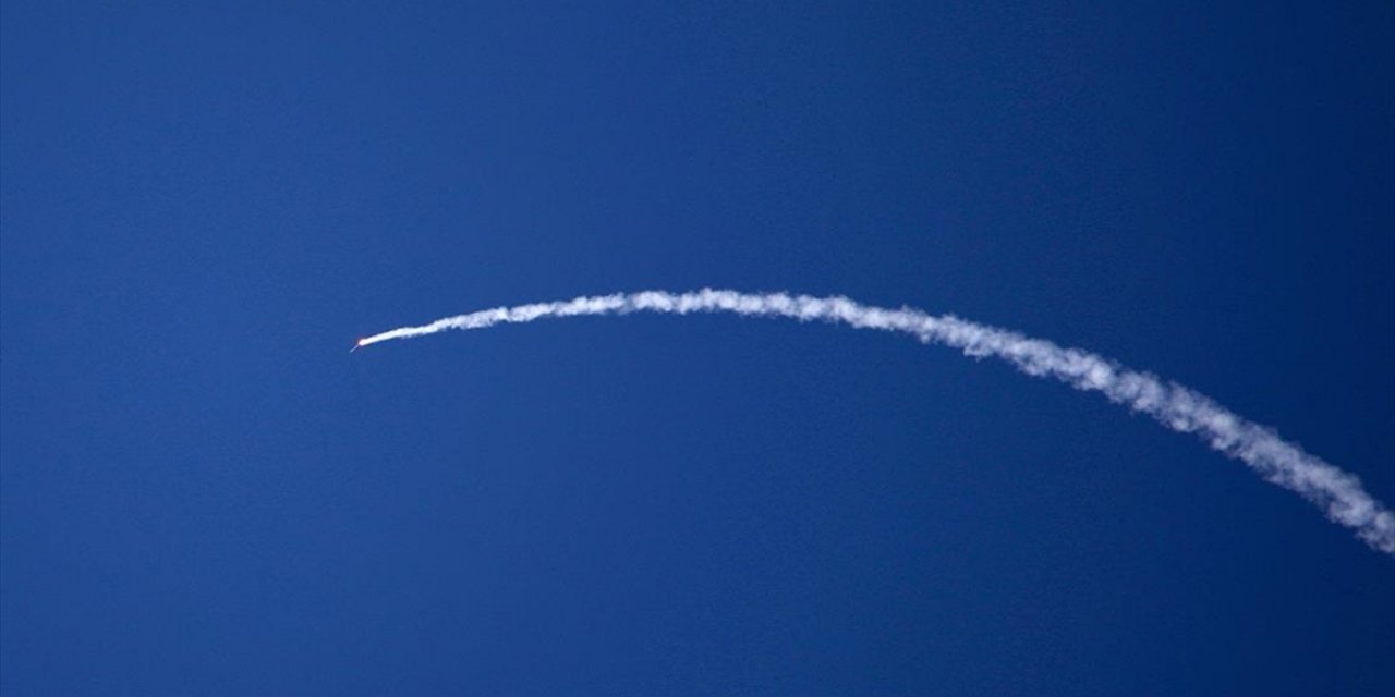 İngiltere, İran'ın, İngiliz Askeri Üslerinin Bulunduğu Kıbrıs Rum Kesimine Doğru İki Füze Fırlattığını Bildirdi