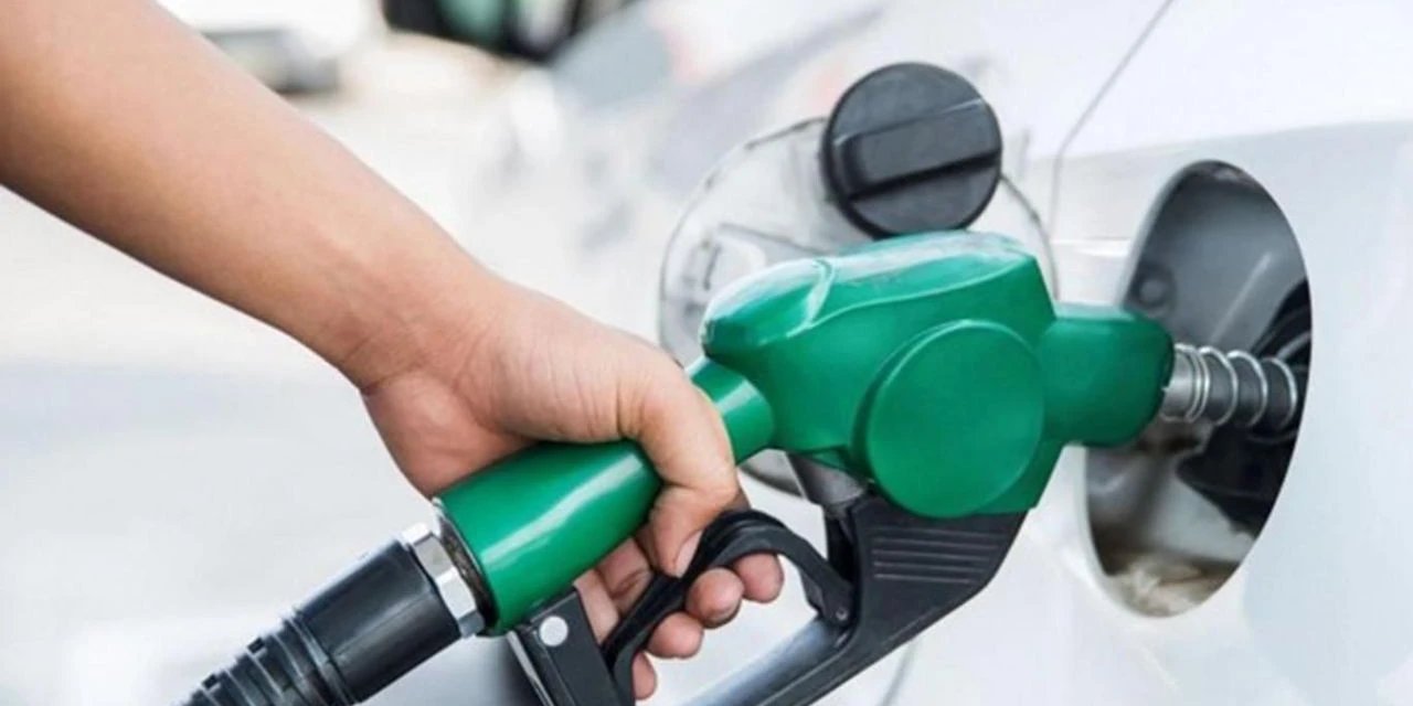 Akaryakıtta Büyük Zam Dalgası Başladı! Araç Sahipleri Dikkat: Yarın Gece Yarısı Değişecek!