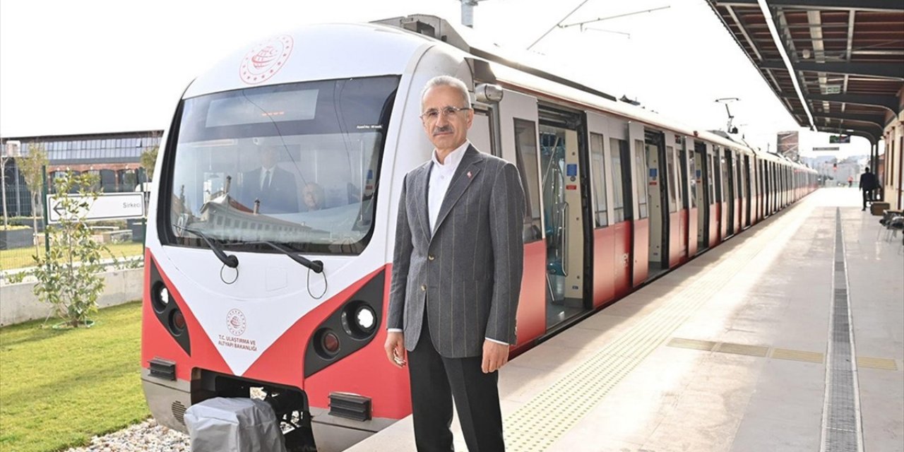 Beş Büyükşehirde Ulaşımı Rahatlatan Kent İçi Raylı Sistemlerde Kapasite Artıyor