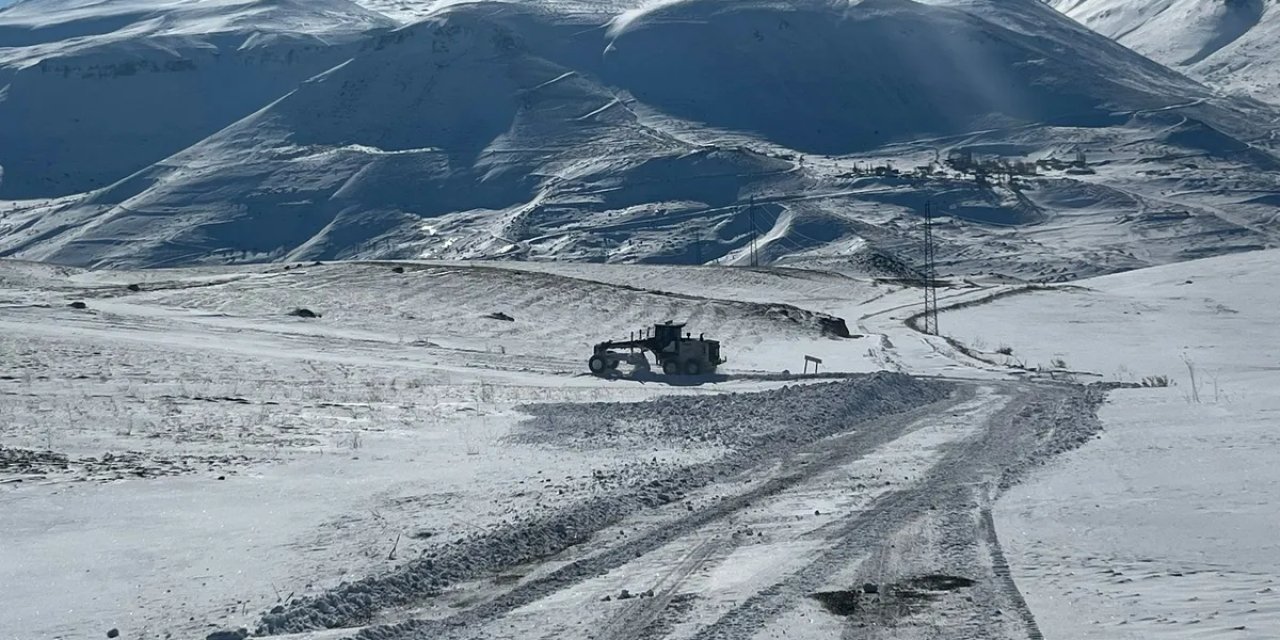 Iğdır'da Kardan Kapanan Köy Yolları Ulaşıma Açıldı