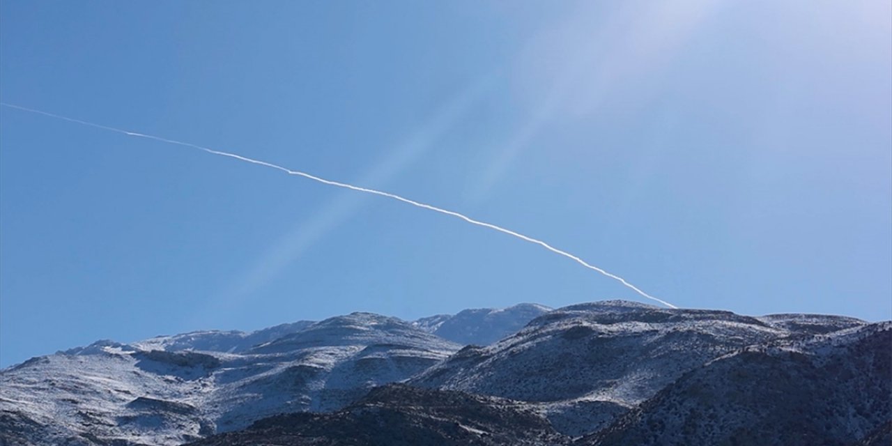 İsrail Ordusu, Lübnan'a Havadan Ve Denizden Saldırılar Düzenledi