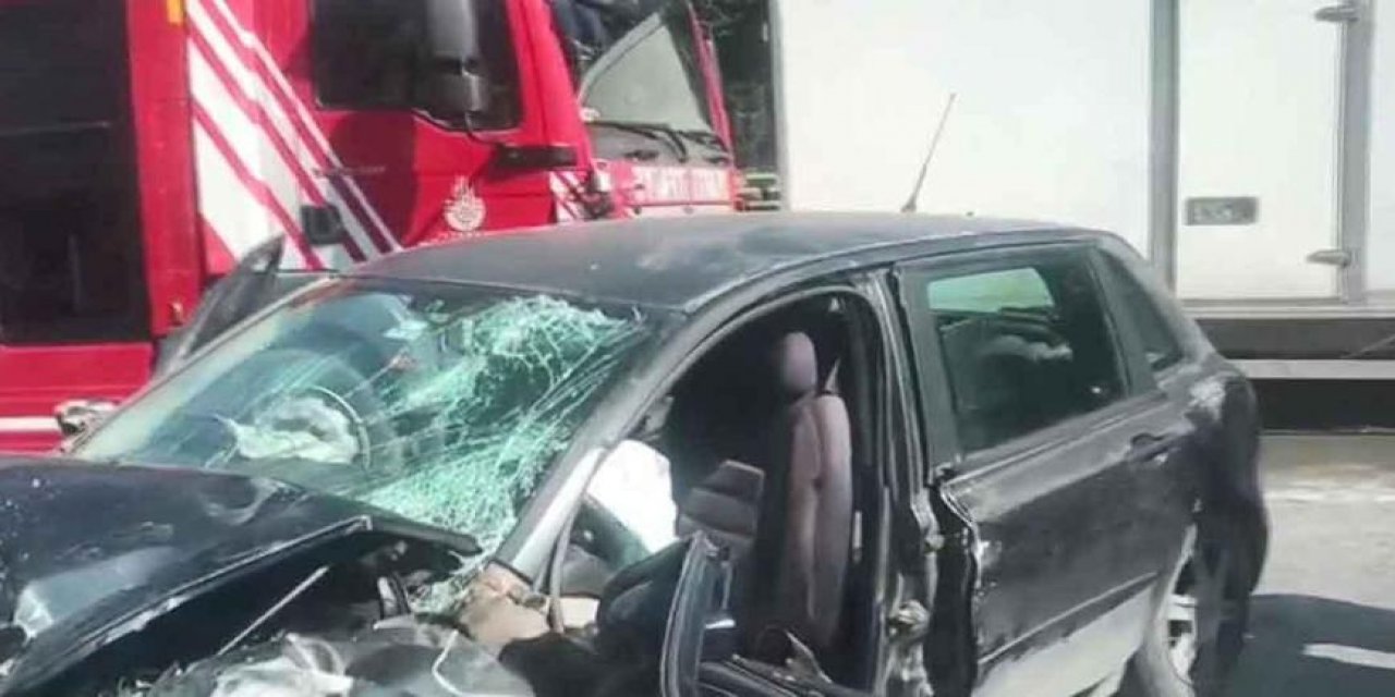 Arnavutköy’de otomobille Ticari Araç Kafa Kafaya Çarpıştı: 1 Ölü 2 Yaralı