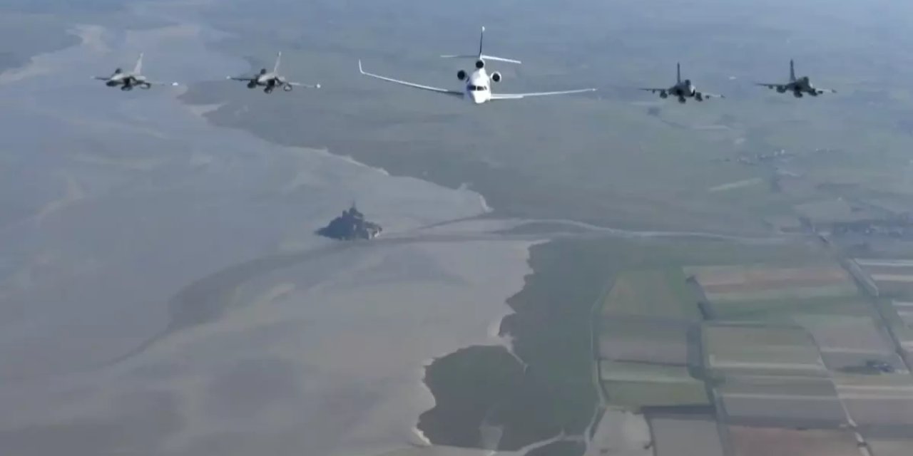 Korku Büyüyor! Macron Konuşma Yapmaya 4 Savaş Uçağıyla Gitti