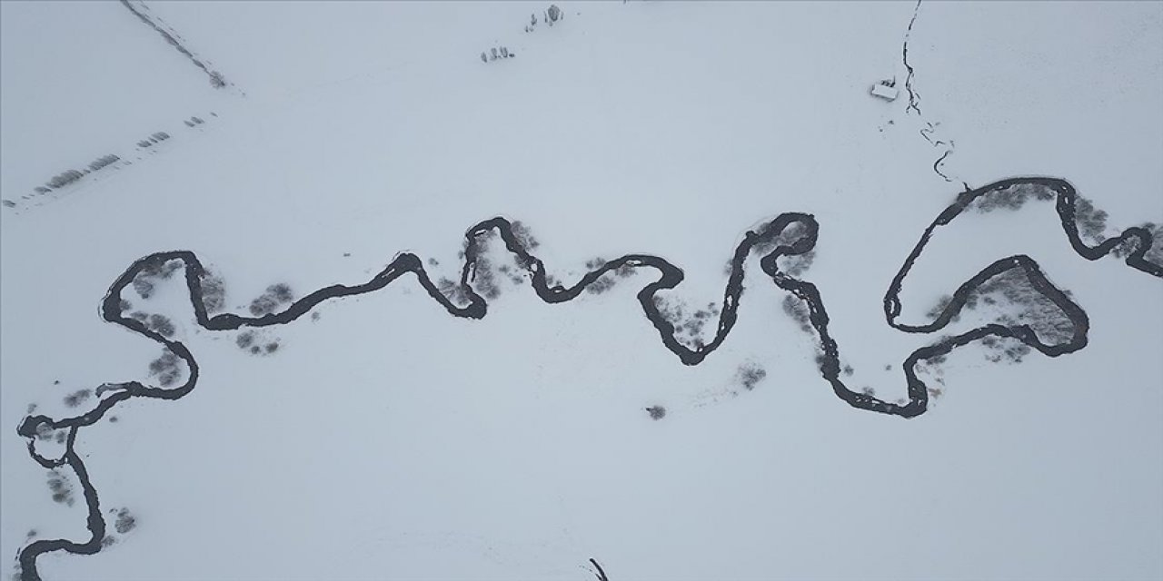 Bayburt'ta Menderesler Karla Kaplandı
