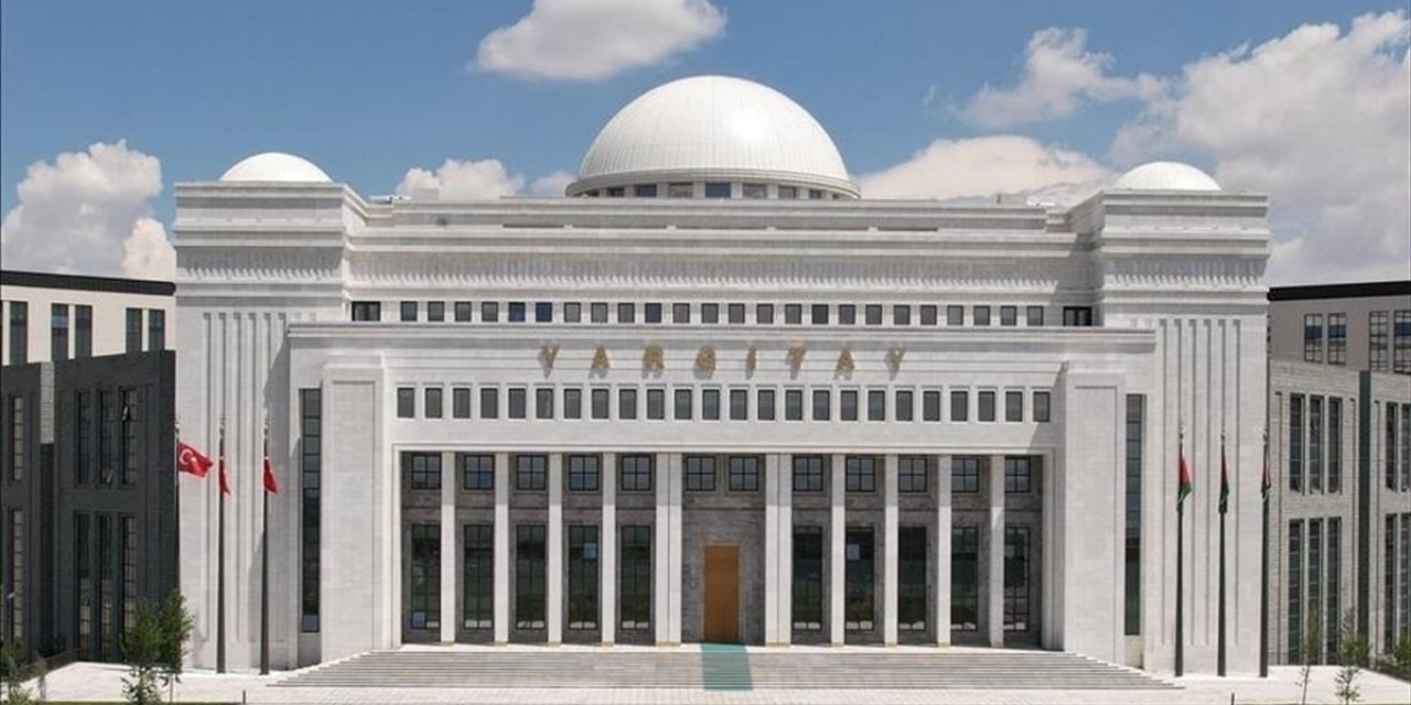 Yargıtay, Boşanma Aşamasındaki Eşini Eve Yerleştirdiği Kamerayla İzleyen Sanığın Cezasını Onadı