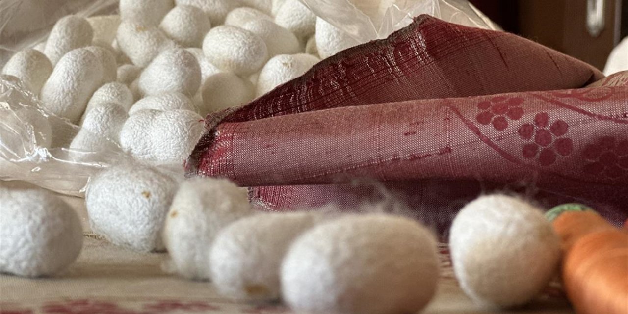 800 Yıllık Selçuklu İpeği Antalya'da Yeniden Hayat Buluyor