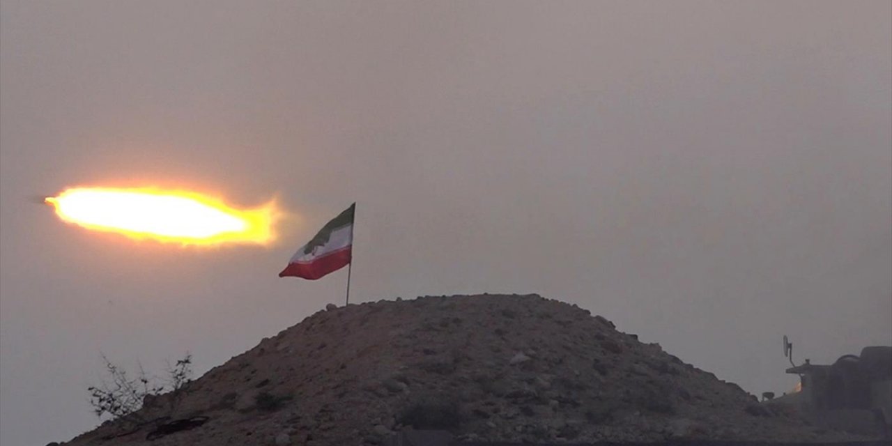 Devrim Muhafızları Ordusu: ABD'nin Bölgede Konuşlandırdığı İkinci Thaad Hava Savunma Sistemini Vurduk