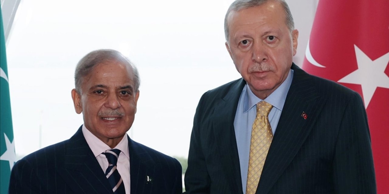 Cumhurbaşkanı Erdoğan, Pakistan Başbakanı Şerif İle Telefonda Görüştü