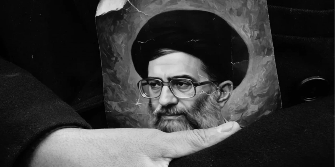 New York Times Analizi: Bir Diktatör Düştü, Tehlikeli Belirsizlik Başladı