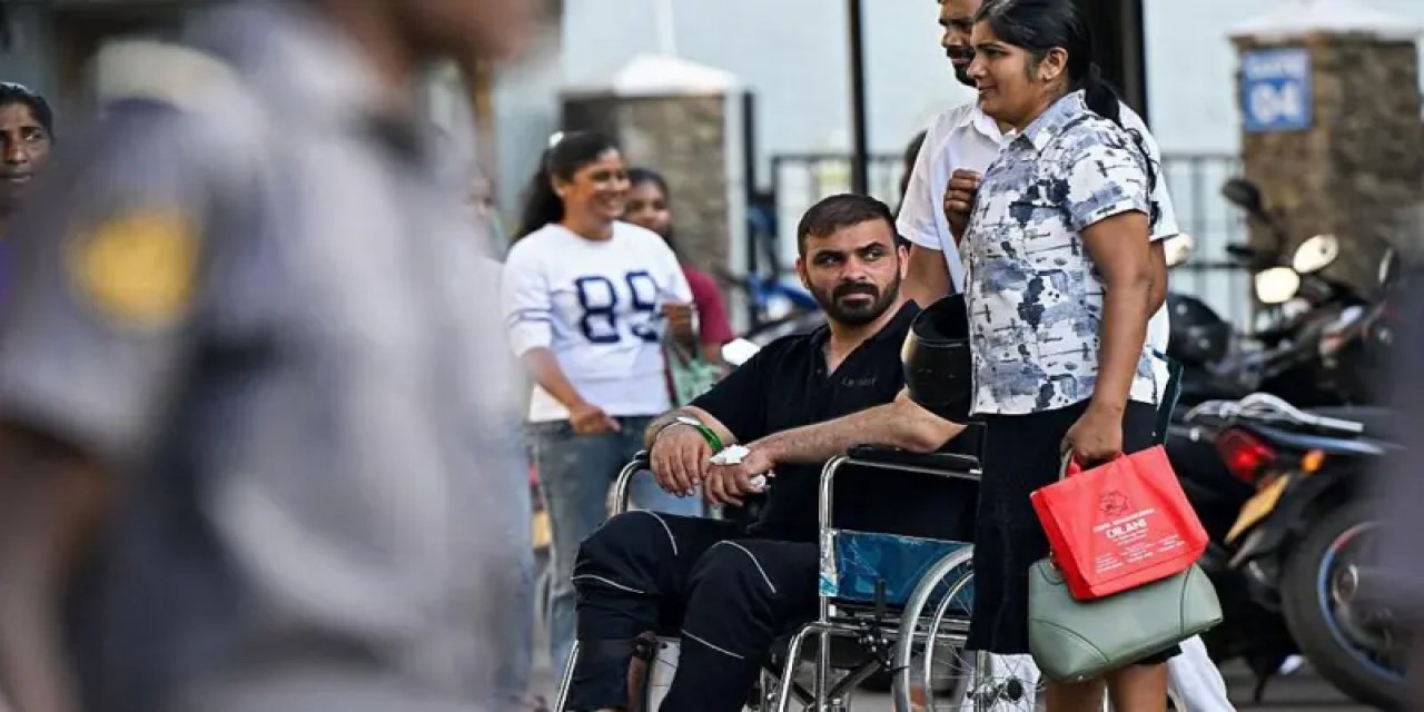 ABD, İran Savaş Gemisini Sri Lanka Açıklarında Batırdı, 140'a Yakın Denizci Kayıp