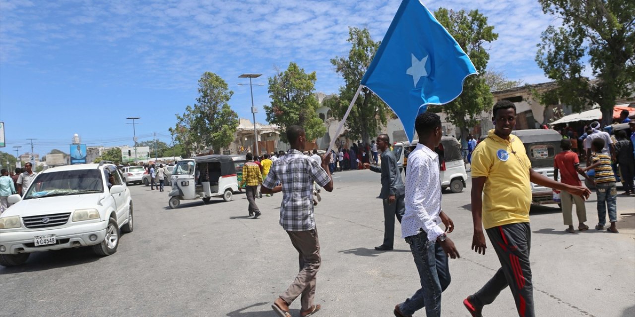Somali'de Meclis Yeni Anayasayı Kabul Etti
