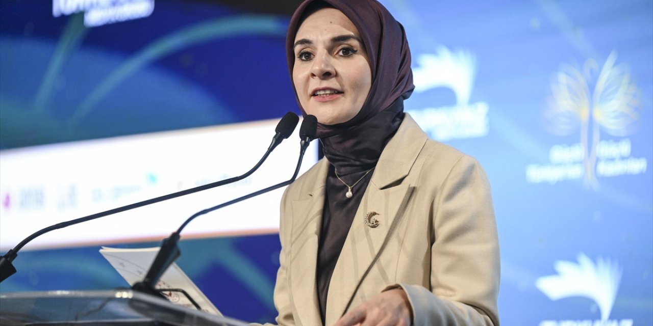 Bakan Göktaş: Kadınlar İçin Ücretli Doğum İznini 16 Haftadan 24 Haftaya, Babalar İçin İse 10 Güne Çıkarıyoruz