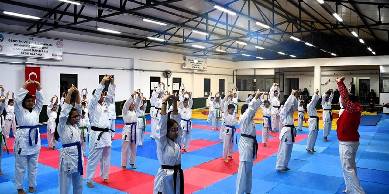 Karateci Kurnaz Çifti, Geleceğin Şampiyonlarını Yetiştiriyor