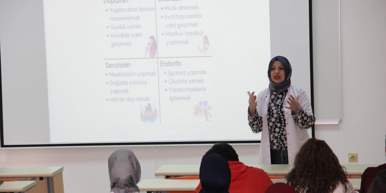 Dedesini Akciğer Kanserinden Kaybeden Doktor 23 Yıldır Bağımlılıklarla Mücadele Ediyor