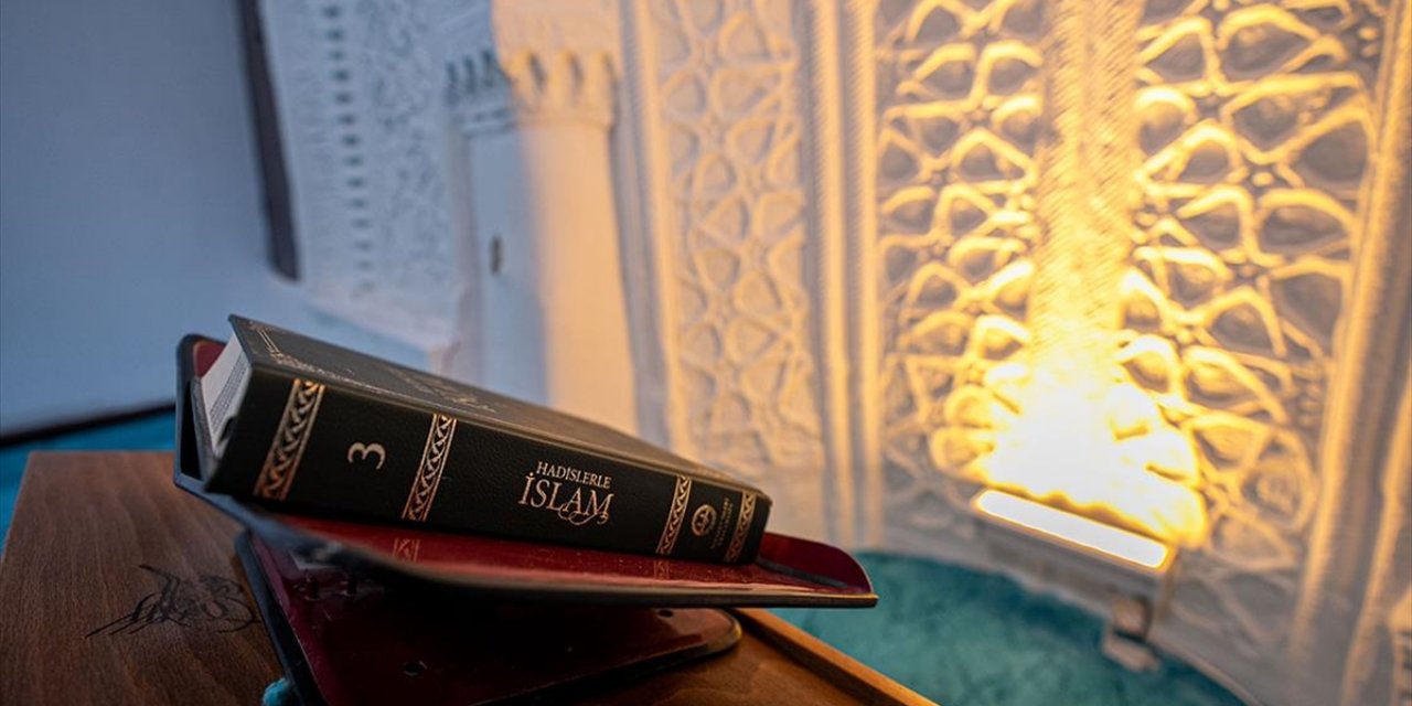 Ankara'da Tarihi Camide Ramazanın Manevi Atmosferi Yaşatılıyor