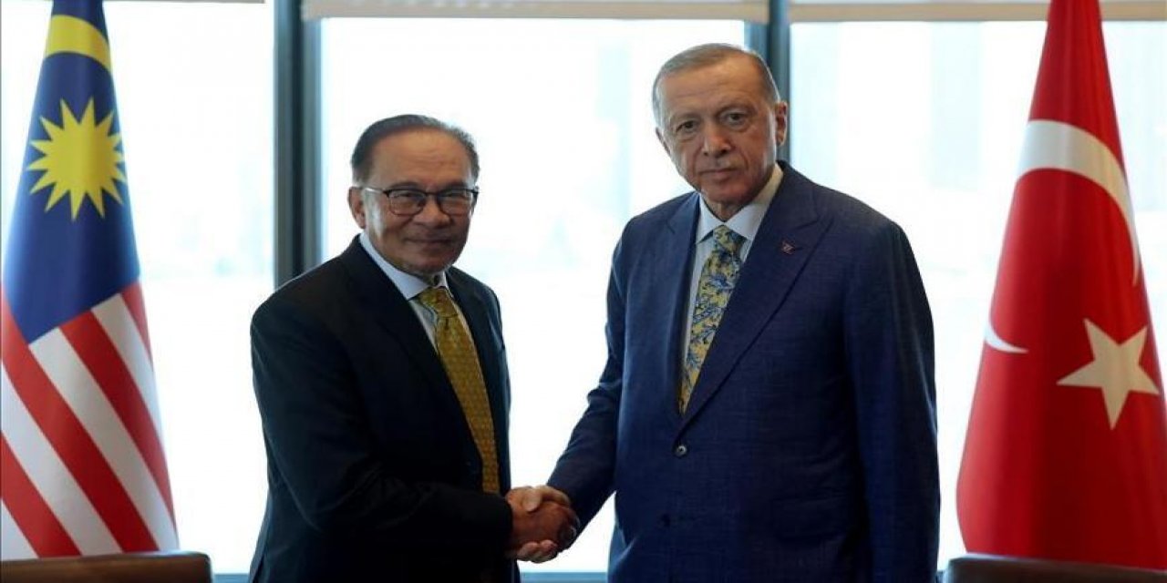 Cumhurbaşkanı Erdoğan, Malezya Başbakanı Enver İbrahim ile Görüştü