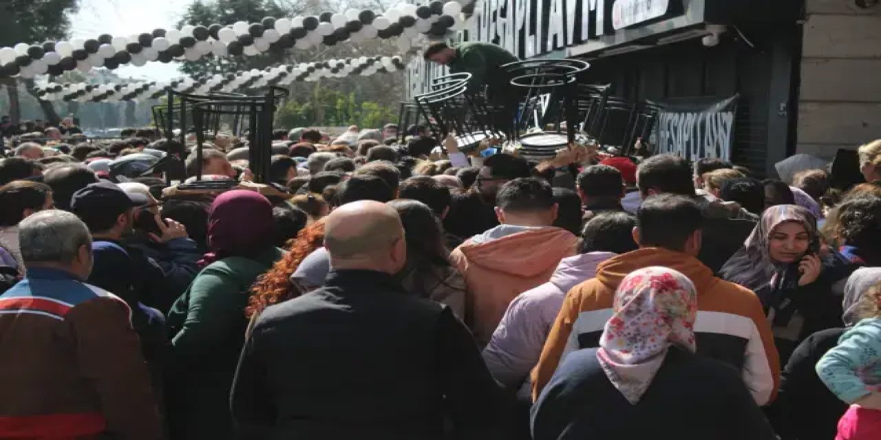 Aydın'da İndirim İzdihamı: Ezilen ve Bayılanlar Hastaneye Kaldırıldı.