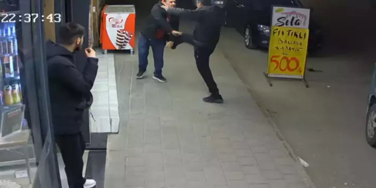 Adana'da Yumruklu-Tekmeli Kavga Kamerada!